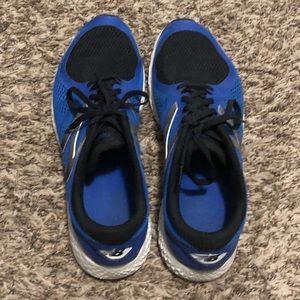 Blue and Black Men’s New Balence Zante Fresh Foam